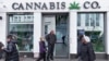 Frete de una tienda de cannabis en el centro de Manhattan, Nueva York, el martes 19 de marzo de 2024.