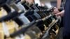 Biden emite decreto para fortalecer el control de armas en EEUU