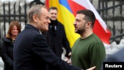 资料照：波兰总理唐纳德•图斯克(Donald Tusk)与乌克兰总统泽连斯基在基辅举行会晤。（2024年1月22日）