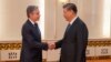 El secretario de Estado de Estados Unidos, Antony Blinken, se reúne con el presidente chino Xi Jinping en el Gran Salón del Pueblo, en Beijing, China, el 26 de abril de 2024. Mark Schiefelbein/Pool vía REUTERS IMÁGENES TPX DEL DÍA