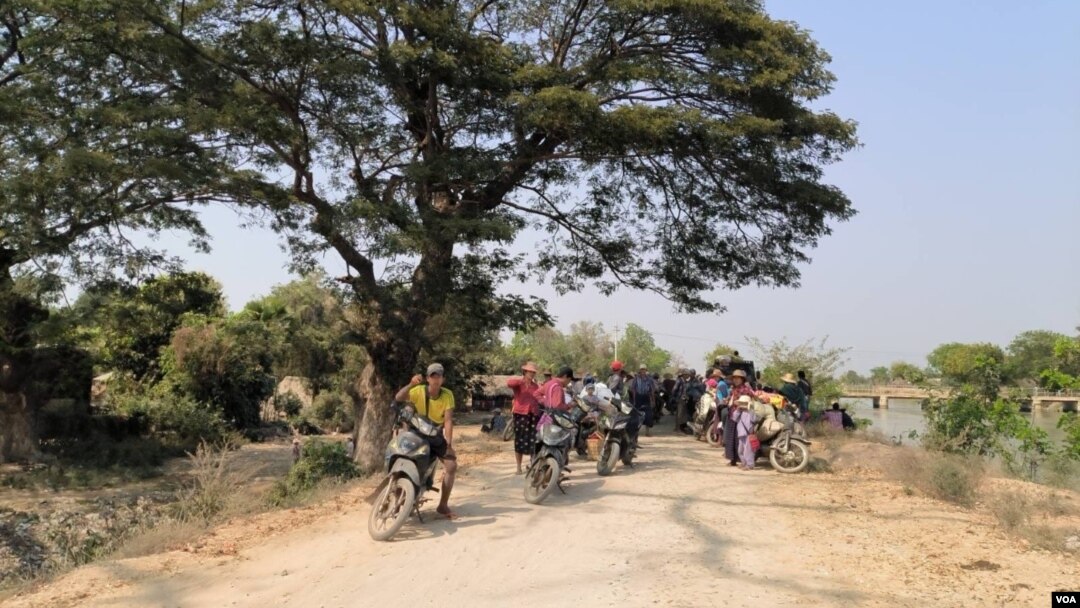 စစ်ကိုင်းတိုင်းထဲက ကျေးရွာတွေ စစ်ဘေးရှောင်နေကြရ