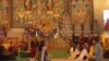 ༧གོང་ས་མཆོག་གིས་གནས་མཆོག་རྡོ་རྗེ་གདན་དུ་མུ་མཐུད་ཆོས་འབྲེལ་སྩལ་བཞིན་པ།