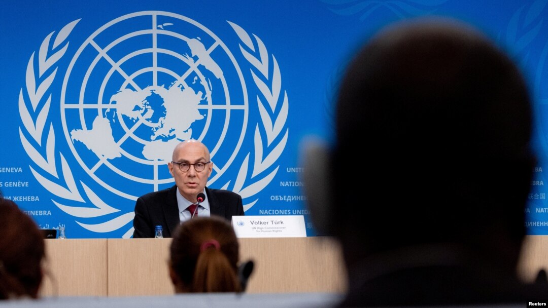 聯合國人權事務高級專員福爾克爾·蒂爾克（Volker Türk）在日內瓦出席記者會。（2023年12月6日）
