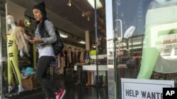 Uno de los sectores donde más ha crecido la oferta laboral es en los comercios y tiendas por departamento.