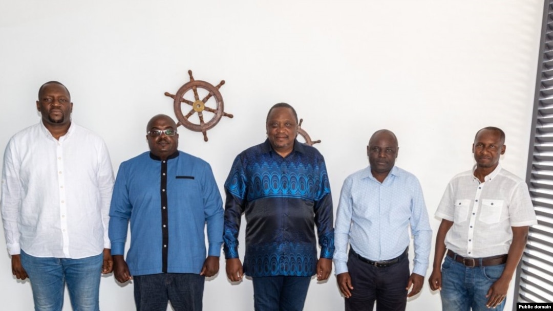 Mjumbe wa amani wa jumuiya ya Afrika mashariki kuhusu amani katika Jamhuri ya kidemokrasia ya Congo, rais mstaafu wa Kenya Uhuru Kenyatta baada ya mkutano na viongozi wa ngazi ya juu wa kundi la waasi la M23