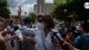 Cristiana Chamorro a su llegada a Fiscalía de Nicaragua, donde se le investiga por supuesto lavado de dinero. [Foto Houston Castillo/VOA].