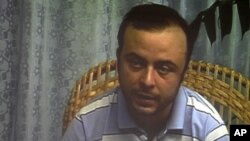 Angel Carromero habla durante una conferencia de prensa grabada en Cuba, cuando tuvo que reconocer que él conducía el auto en que murió Oswaldo Payá.