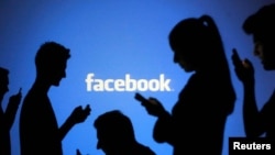 Los ingresos de Facebook por publicidad aumentaron un45,4% a 4.300 millones de dólares.
