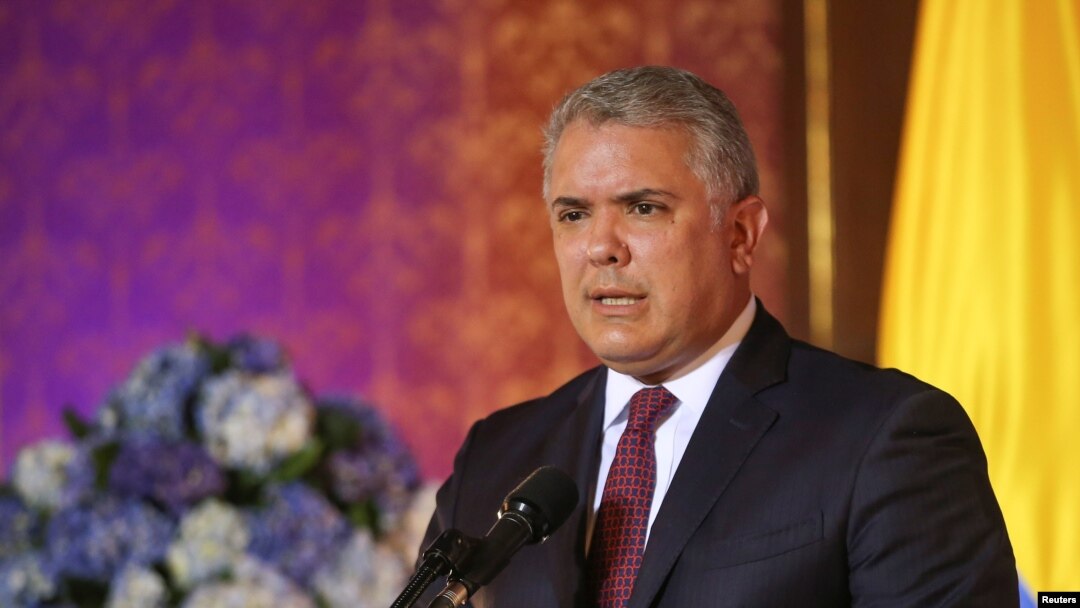 El presidene de Colombia reaccionó a comentarios de la alcaldesa de Bogotá luego que dos venezolanos se vieron involucrados en la muerte de un policía.