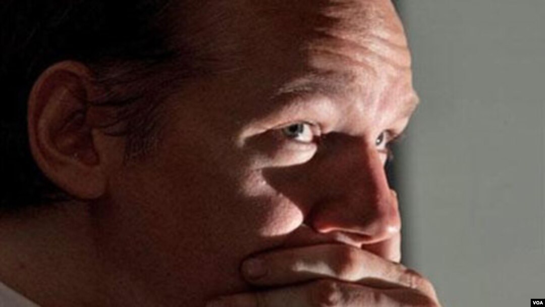 El fundador de WikiLeaks dijo que lo que pretende es lograr reformar los gobiernos a través de las filtraciones.