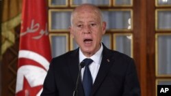 Rais wa Tunisia Kais Saied alipotoa hotuba katika hafla ya kuapishwa kwa serikali mpya katika Ikulu ya Carthage huko mji mkuu wa Tunis, Februari 27, 2020.
