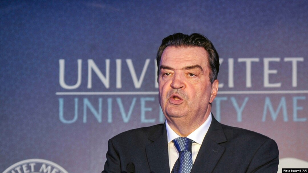 Duško Knežević, predsednik Atlas grupe, na konferenciji za medije u Podgorici, 23. juna 2016. godine (Foto: AP/Risto Božović) 