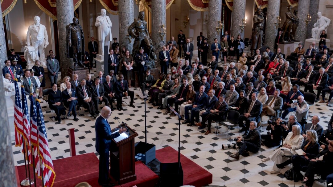 El presidente Joe Biden habla durante el Desayuno de Oración Nacional con los líderes del Congreso, en el Capitolio, Washington, el jueves 1 de febrero de 2024.