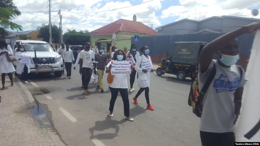 Protestos de candidatos a emprego público no sector da Saúde, Lubango, Huíla, Angola