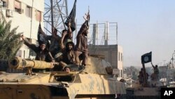 El Estado Islámico de Irak y el Levante capturó una ciudad fronteriza cerca de la frontera entre Siria e Irak.