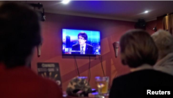 Carles Puigdemont y cuatro de sus ex ministros huyeron a Bélgica esta semana tras ser expulsados ​​del poder por las autoridades españolas como parte de una represión extraordinaria para impedir la declaración de independencia ilegal de la región.