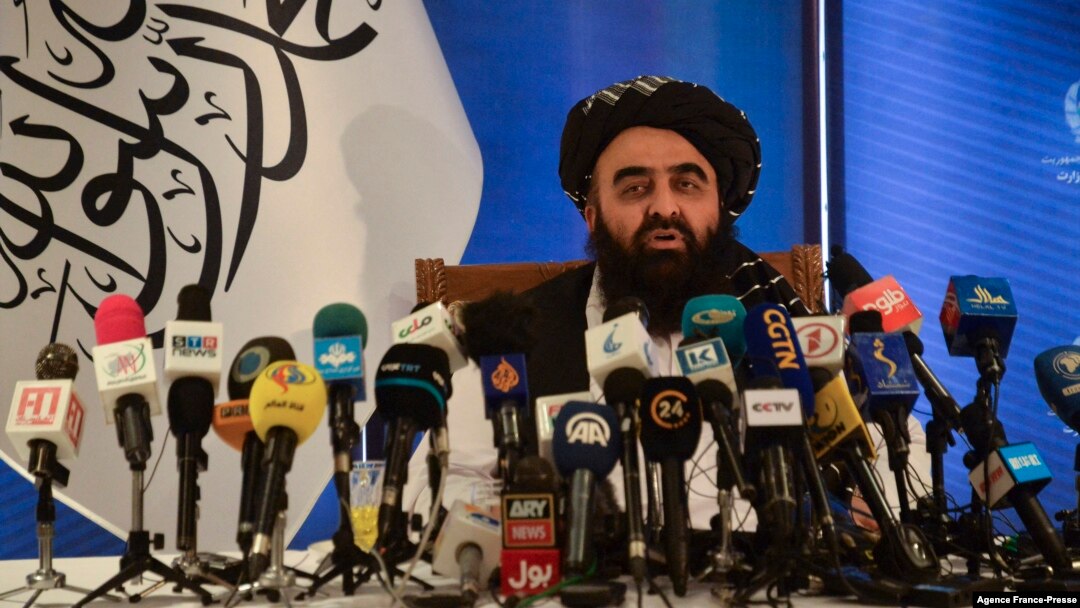 Arhiva - Talibanski vršilac dužnosti ministra spoljnih poslova Avganistana Amir Kan Mutaki, govori na konferenciji za novinare u Kabulu, Avganistan, 14. septembra 2021.