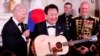 “我没想到你会唱歌”：尹锡悦一首“美国派”震惊拜登
