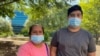 Susana Jarquín, madre de familia mexicana acompañada de su hijo de 16 años Edwin Olivares. Susana vive en Wilmington, Delaware, desde hace 20 años.