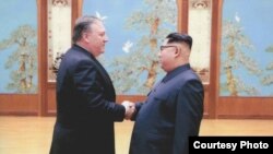 蓬佩奥2018年3、4月间访问朝鲜会见金正恩（美国政府照片）