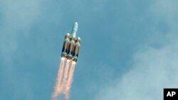 Запуск тяжелой ракеты Delta IV Heavy с грузом спутников с космодрома на мысе Канаверал. 9 апреля 2024 года
