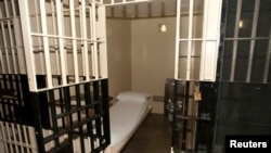 Esta es la celda en una cárcel de Texas donde los condenados a muerte esperan para ser trasladados al lugar donde le administrarán la inyección letal que les provocará la muerte.