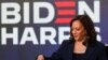 Los candidatos a la presidencia y vicepresidencia de EE.UU. por el partido demócrata, Joe Biden y Kamala Harris, respectivamente, firman los documentos para la nominación en Wilmington, Delaware.