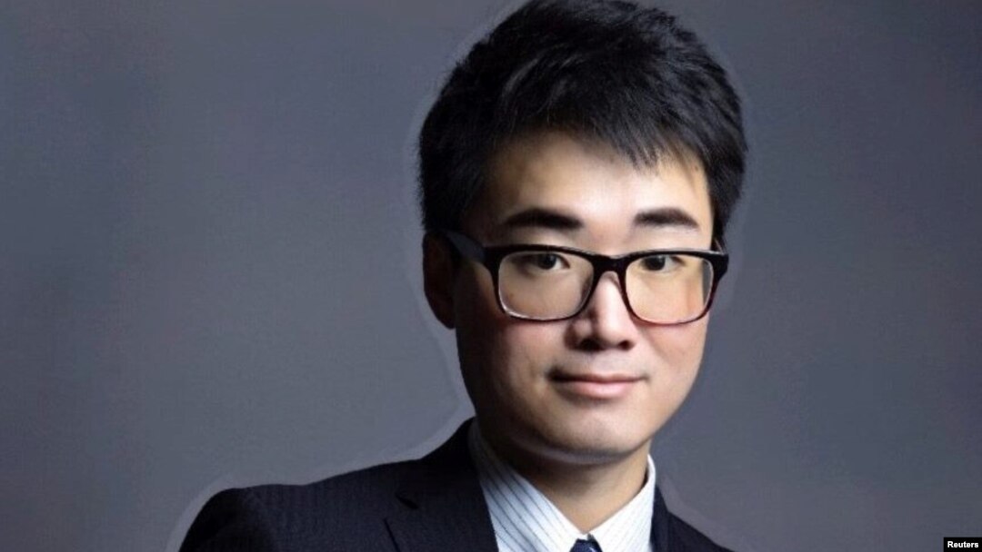 英國駐香港領事館僱員鄭文傑在深圳被行政拘留15天。