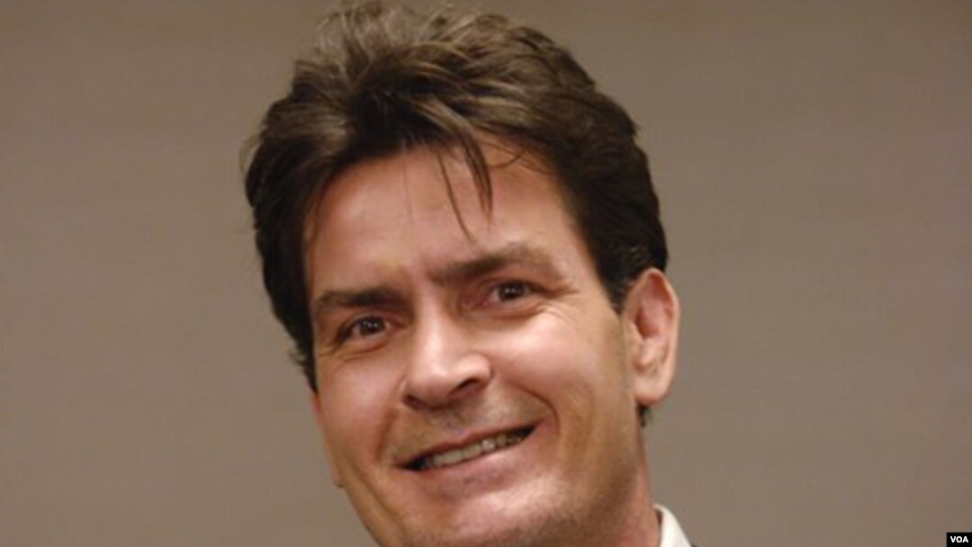 La serie ‘Dos hombres y medio’, lanzada en el 2003, tenía como protagonista a Sheen como el soltero mujeriego Charlie Harpers.