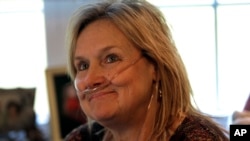 Lisa Bowman, quien sufre de insuficiencia pulmonar, ha estado aguardando durante dos años por un pulmón y espera que con las nuevas investigaciones, mejoren sus posibilidades de respirar normalmente.