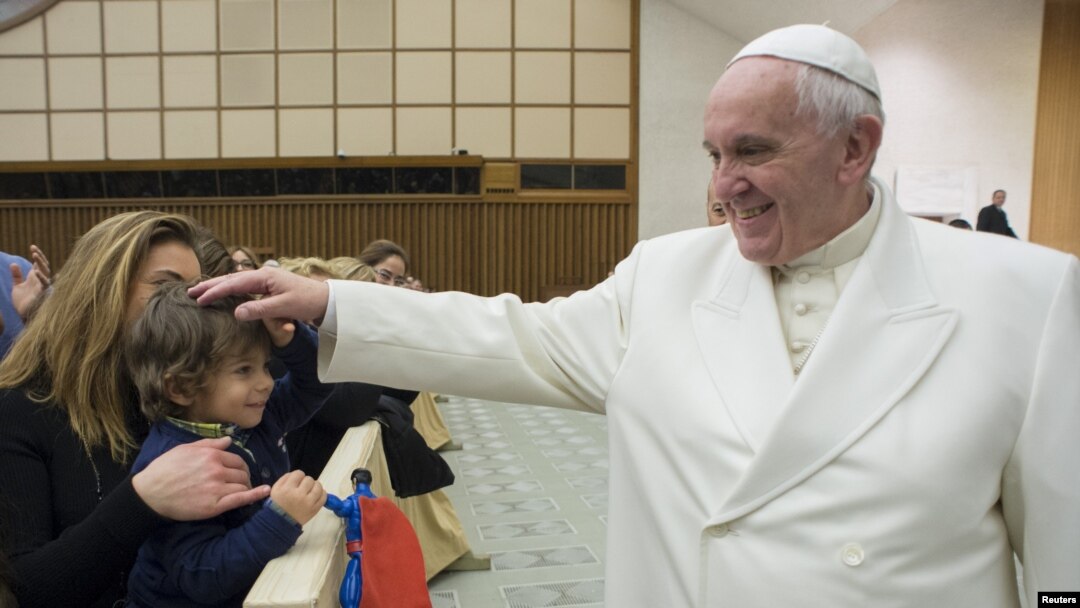 El papa argentino será el galardonado 58 que recibe el premio Carlomagno. El papa Juan Pablo Segundo lo recibió en 2004.
