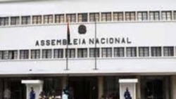 Emissão Vespertina 14 Maio 2022: Angola - Decisão de proibir viagens de membros do Governo ao exteriorpode violar a Constituição