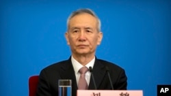En esta foto de archivo del 20 de marzo, de 2018, se ve al vice premier chino Liu He en una conferencia de prensa tras una sesión del Congreso Nacional del Pueblo en Beijing.