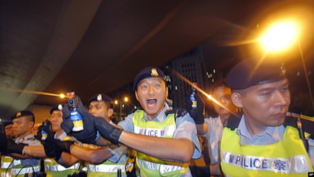 香港警方被指於7月1日過份使用胡椒噴霧對付示威者與傳媒(資料圖片)