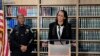 La fiscal de distrito de San Francisco, Brooke Jenkins, habla con la prensa en una conferencia de prensa junto al jefe policial William Scott el lunes 31 de octubre de 2022, en San Francisco. 
