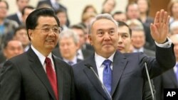 中吉兩國首腦在2009年會面(資料圖片)