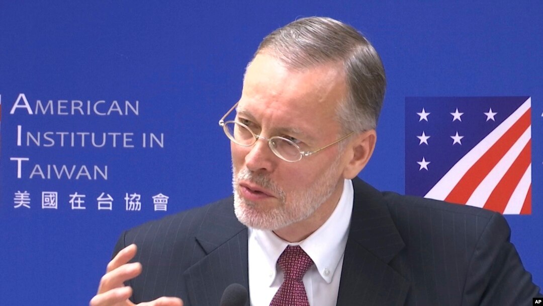 美國在台協會台北辦事處處長酈英傑(Brent Christensen)。