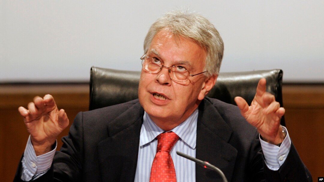 “Soy demócrata y me importa más la libertad del que no piensa como yo que la del que piensa como yo”, declaró el expresidente del gobierno español, Felipe Gonzalez.