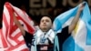Dan kallo dauke da tutar Amurka da ta Argentina