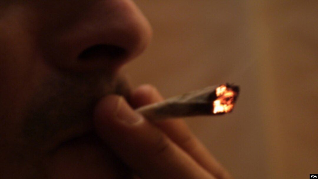 Por primera vez el consumo ocasional de marihuana entre los jóvenes de 17 y 18 años fue mayor que el de tabaco.