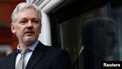 El fundador de WikiLeaks Julian Assange dijo que el grupo tiene más documentos de la Agencia Central de Inteligencia de EE.UU.