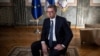 ARHIVA - Predsednik Srbije Aleksandar Vučić tokom intervjua za agenciju Rojters, 11. juna 2020. (Foto: Reuters/Marko Đurica)