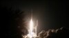 Astronautas de EEUU, Rusia y Emiratos despegan hacia estación espacial