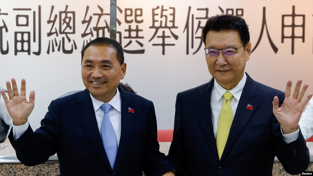 國民黨參選人侯友宜與競選拍檔,前台灣立委、現任台媒《中廣公司》董事長趙少康。