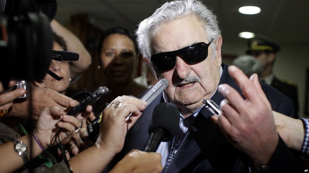 El operativo en Uruguay se produce horas de que el Parlamento de Uruguay vote un proyecto de ley del gobierno del presidente Mujica, que regula el mercado de la marihuana.